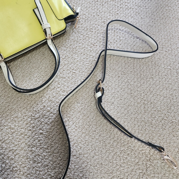 United Colors Of Benetton Yellow Women's Handbag - Picture 3 of 6